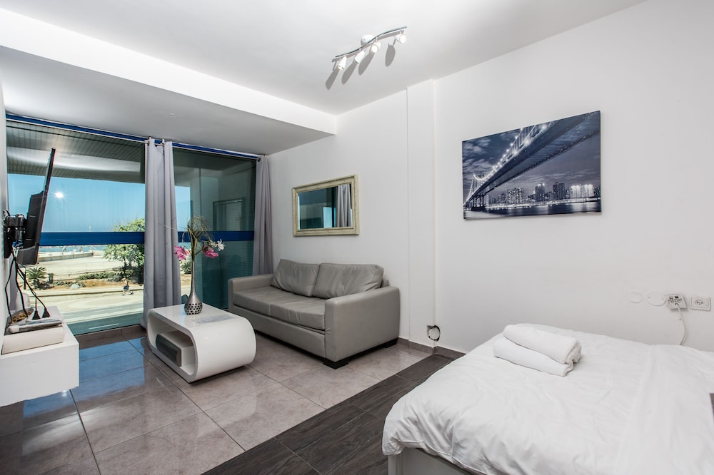 The Sea Apartments Tel Aviv by different locations