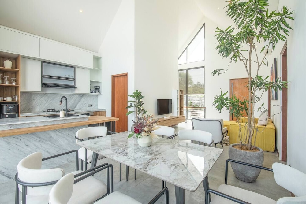 Elegant Villa Sinara 2BR With Sea View