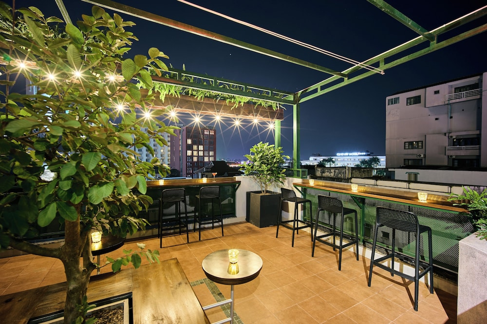1995S HOSTEL