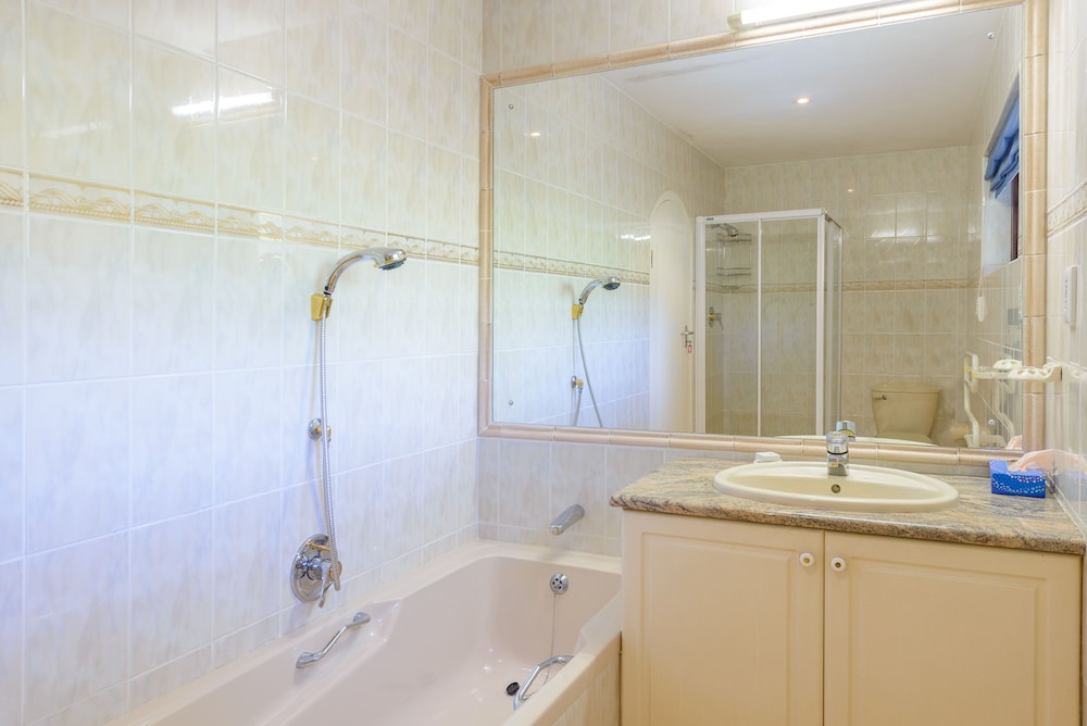 San Lameer Villa Rentals Three Bedroom Luxury 13908