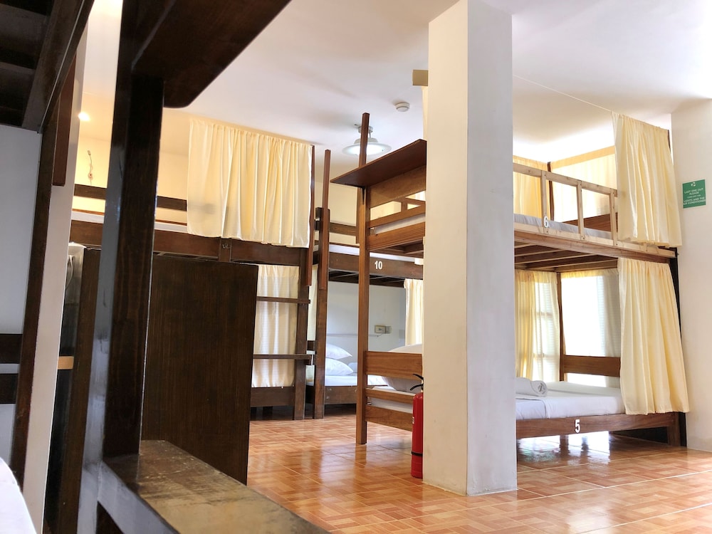 CHILL OUT HOSTEL BORACAY