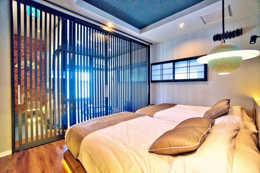 Tokyo Nook
