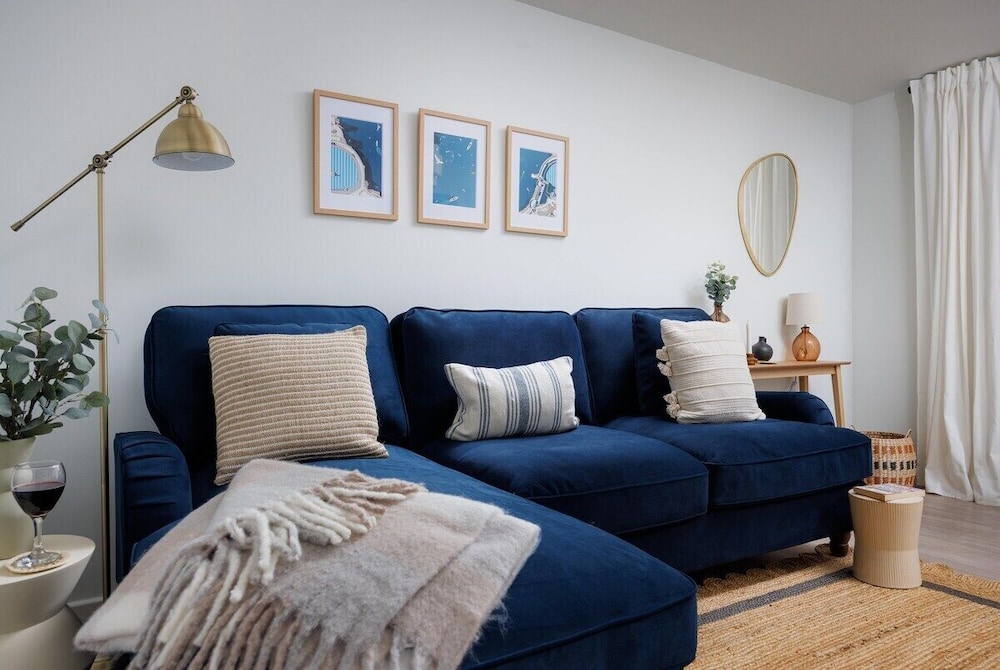 Luxury First Floor 2 bed Apartment