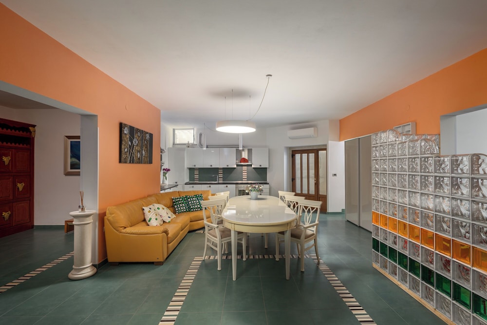 Villa Rosa Magica