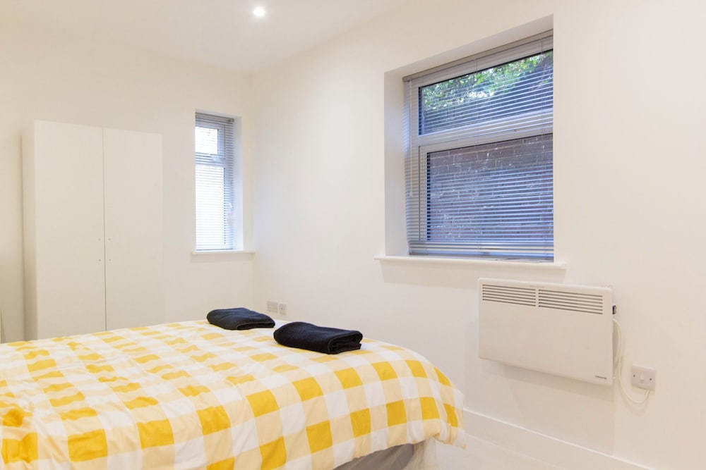 Bridge Road - Room 1a