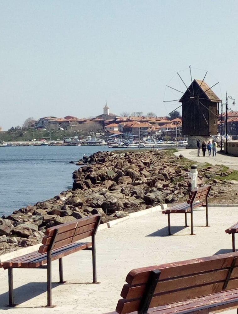 1-bed Modern Sea View Apartment in Aparthotel view 2