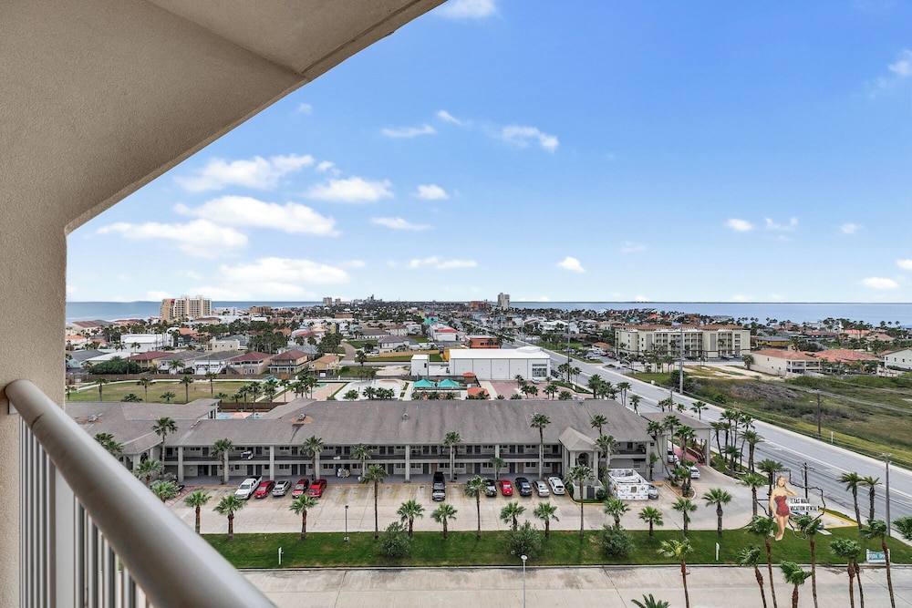 Bahia Mar-Solare Beachfront & Two Pools