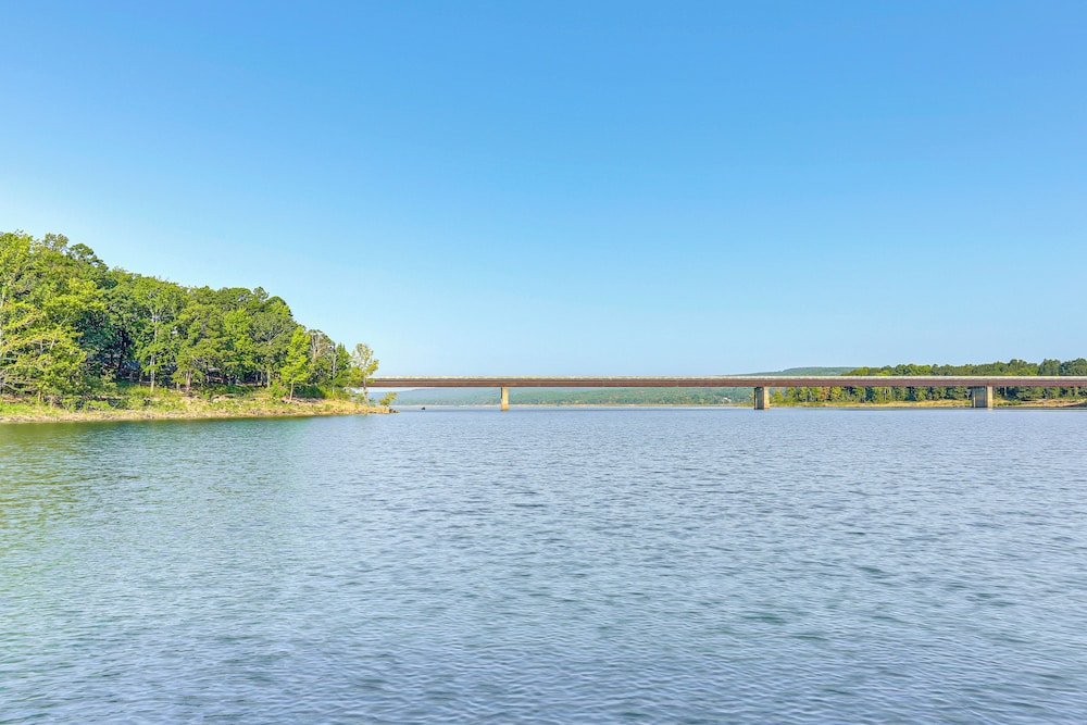 Shared Dock & Yard: Greers Ferry Lake Home!