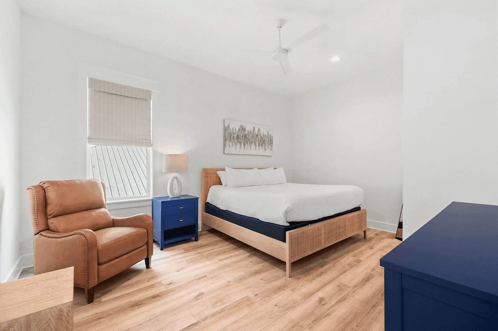 Juan Fine Day by Avantstay Sleeps 18 Heated Pool + Golf Cart
