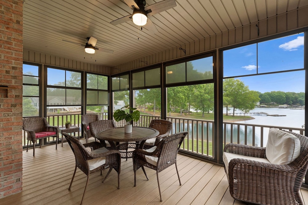 Kool Breeze by Avantstay Boat Ramp Hot Tub