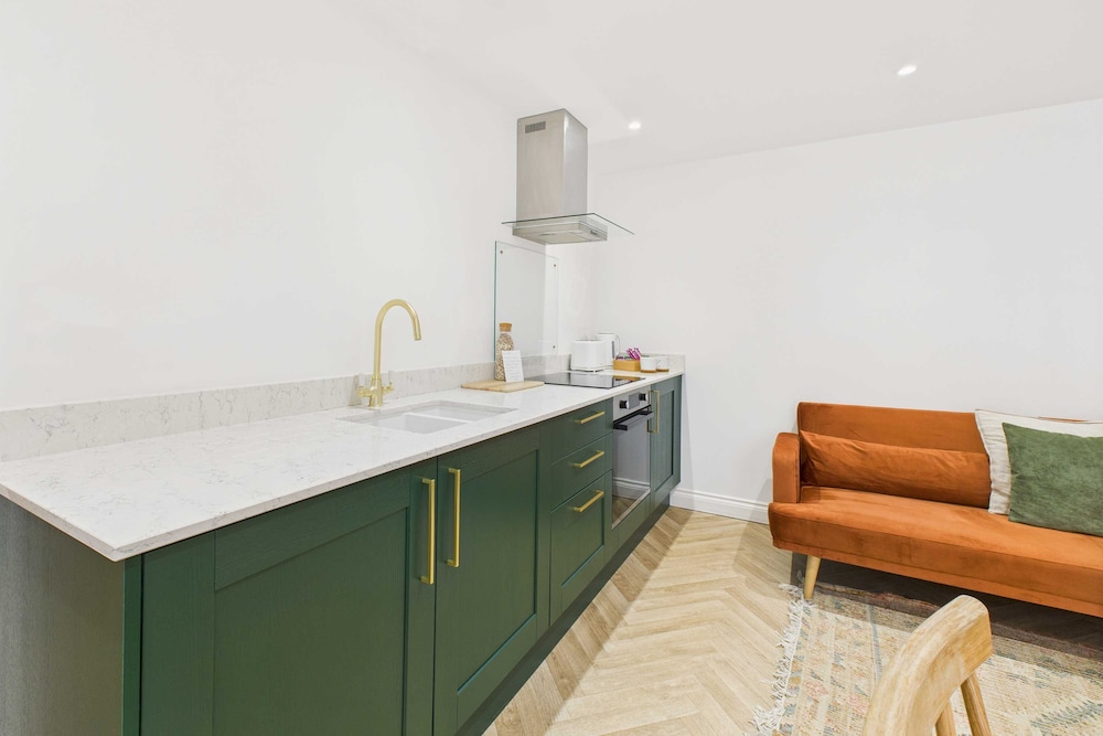 Host Stay Bracken Cottage