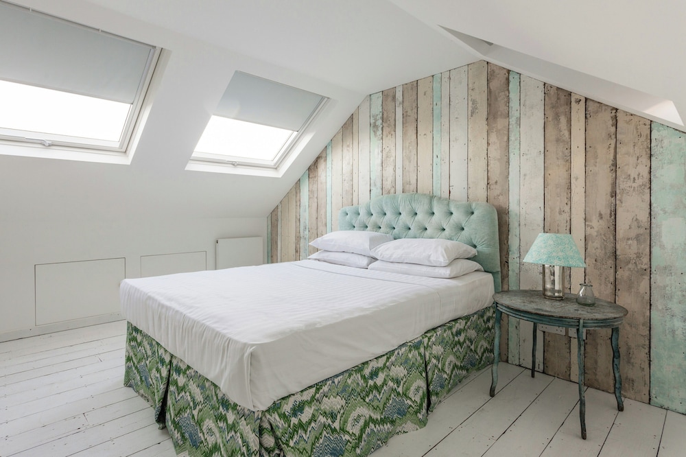 Barlby Road III by Onefinestay