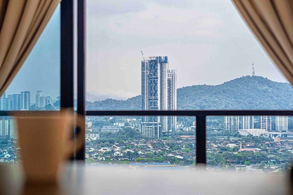 Astoria Ampang Condotel by Emily in Town