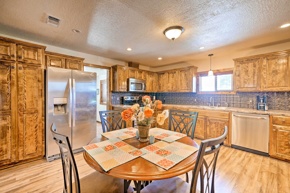 McAlester Vacations - Mcalester Cottage w/ 30 Private Acres  Ponds! - Property Image 11