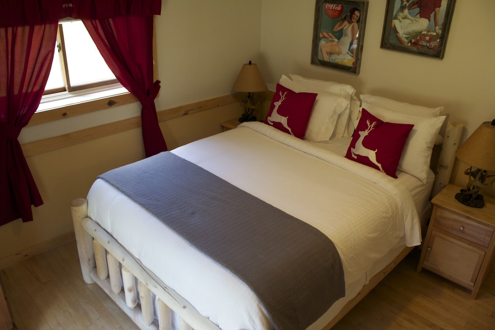 Black Elk Resort Cottages and RV Park