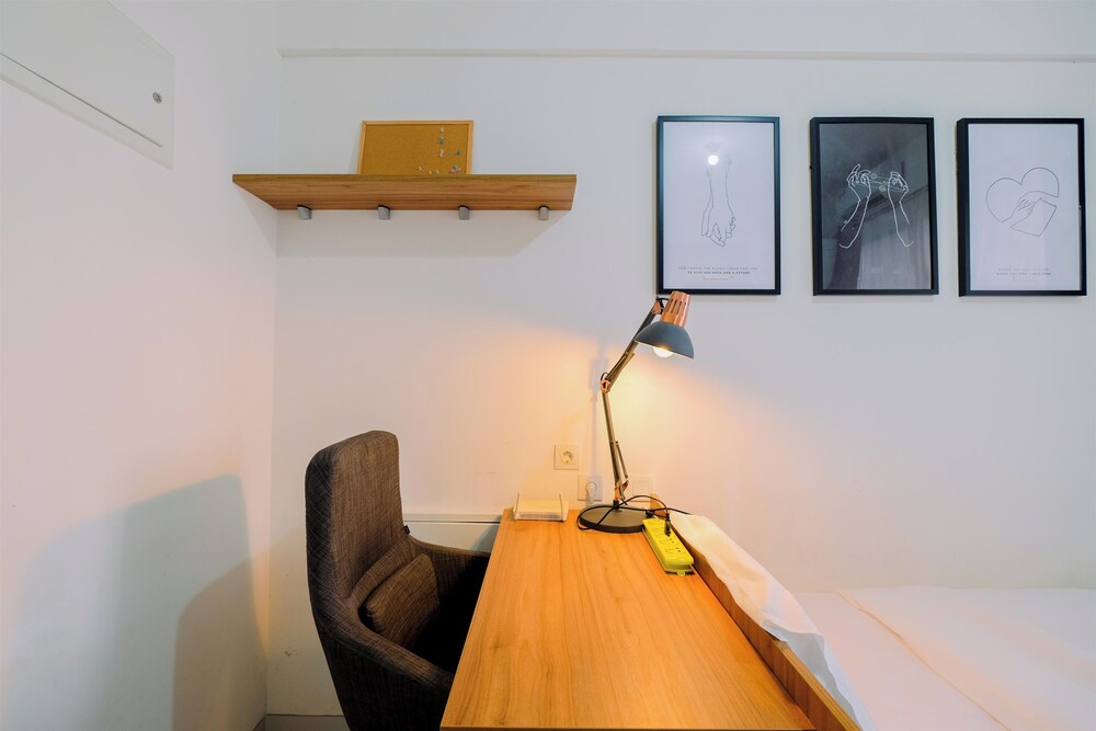Good And Homey Studio At Sky House Bsd Apartment view 3