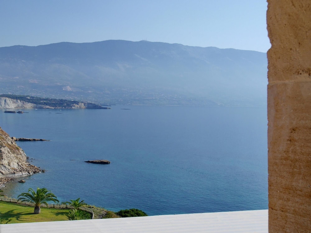 Villa Kalypso in Spartia view 3