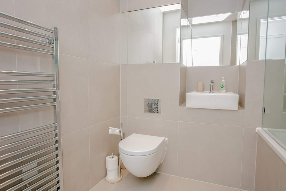Modern 1 Bedroom Flat in Wandsworth