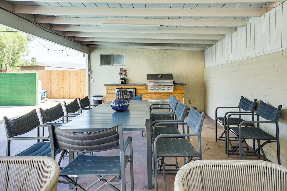 Modern Gem w/ Outdoor Oasis: 5 Mi to Lake Jennings