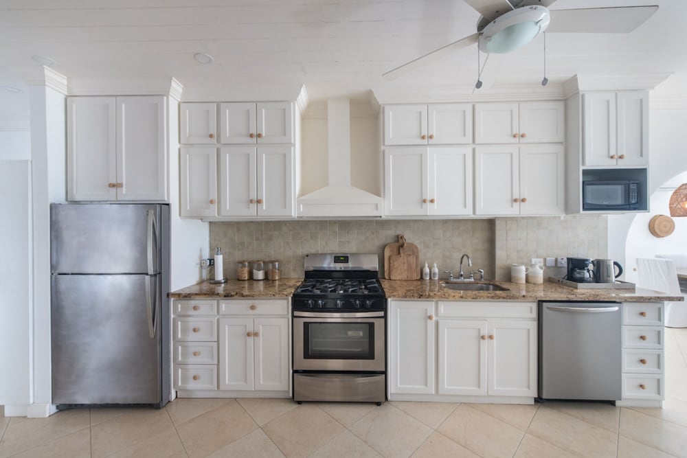 Exceptional Beachfront Living - Milord Sunsets 3 Bedroom Home by Blue Sky Luxury view 4