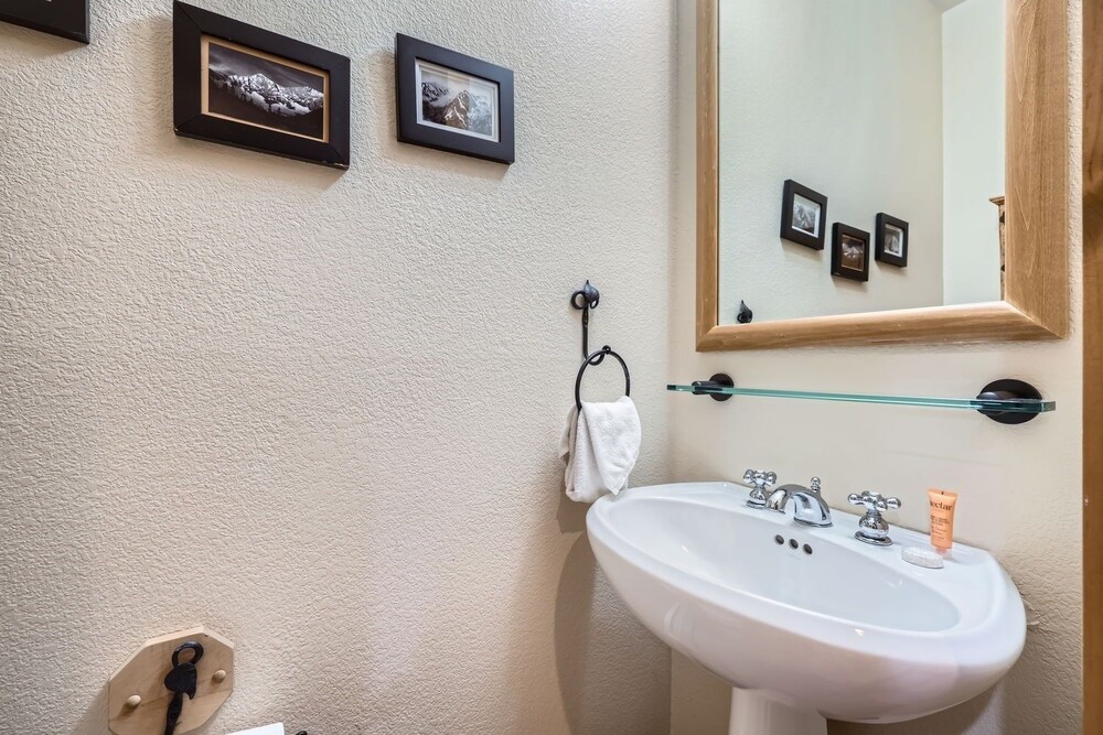 8712 Ski Tip Townhomes 3 Bedroom Townhouse