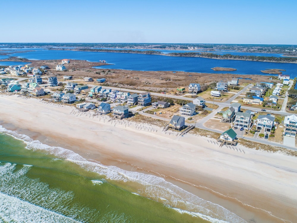 In Good Sands by Topsail Realty