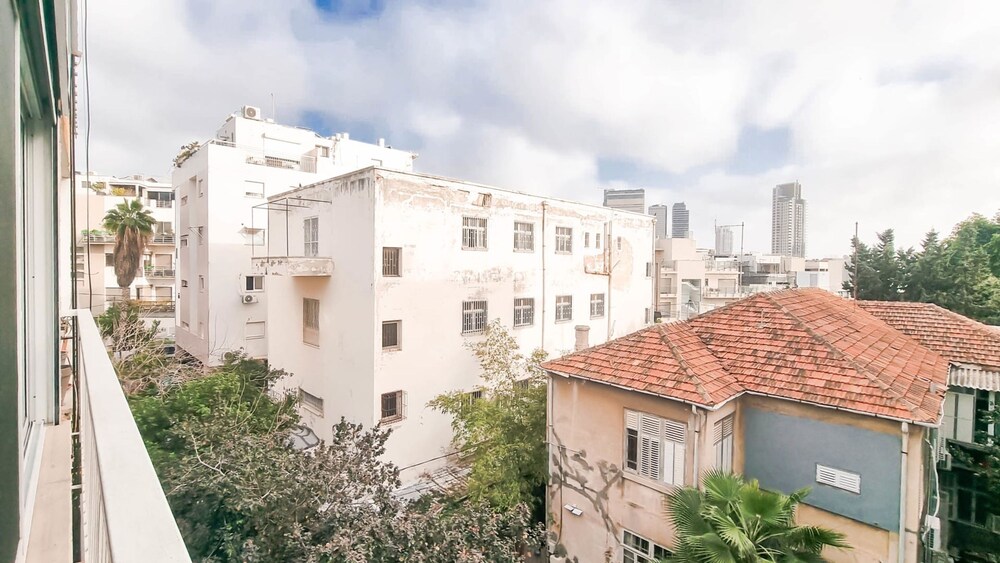 Geula Tulipe in Tel Aviv-yafo