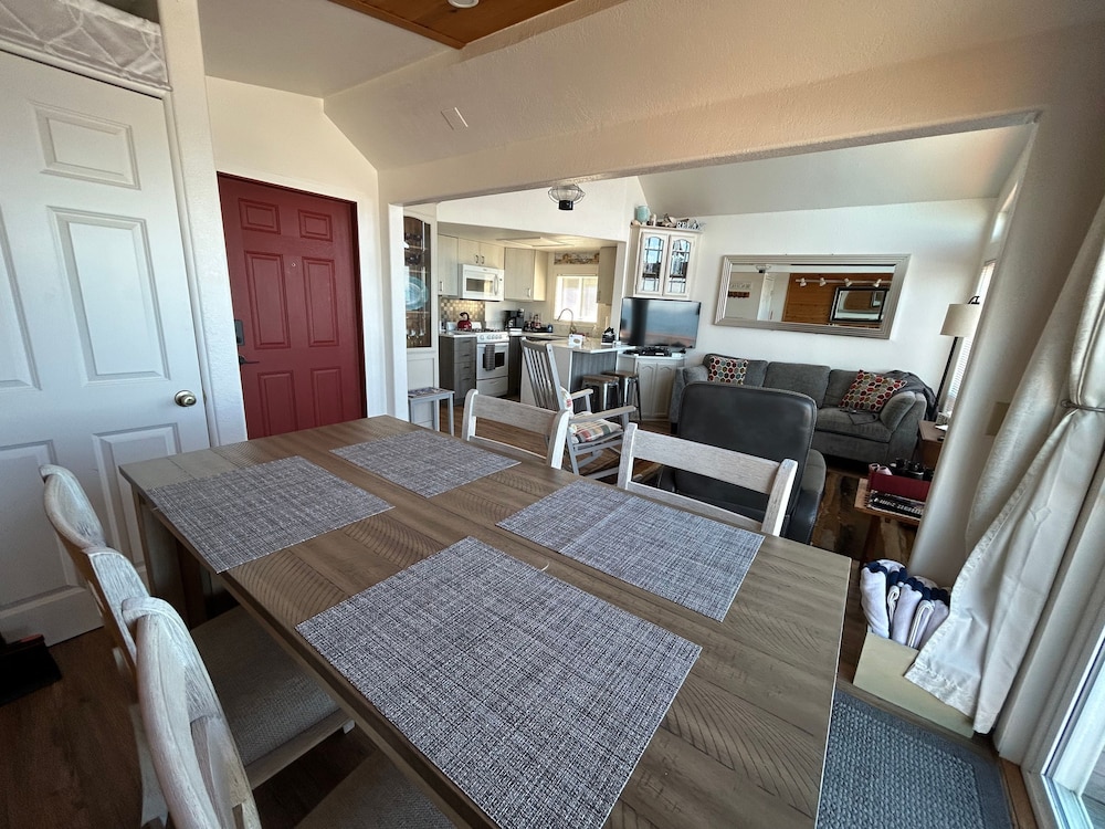 Oceanfront Cabin 10 Jacuzzi Breathtaking Views