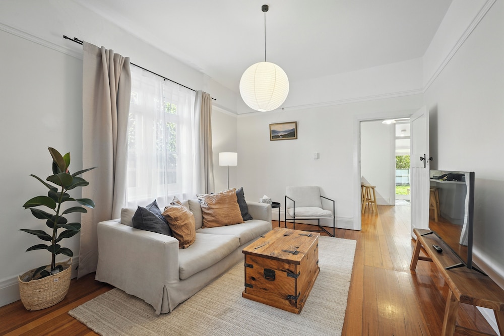 3 Bedroom House - Sandy Bay