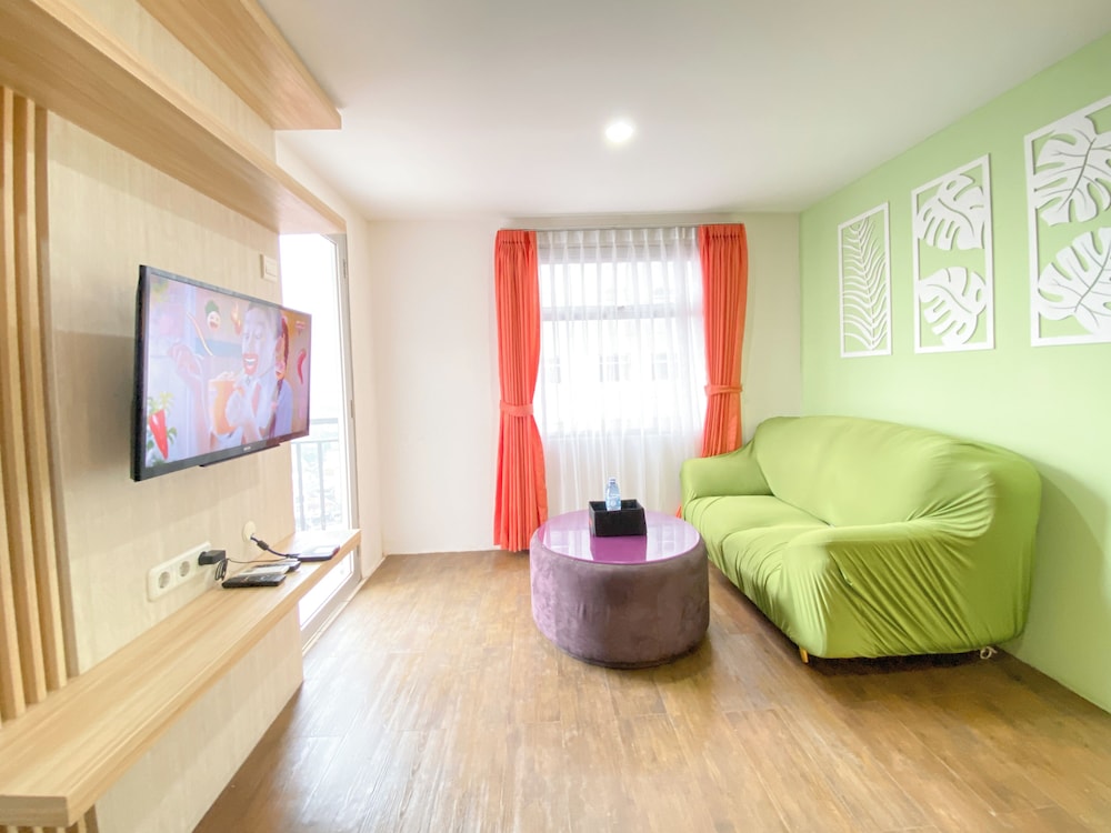 Urban Designed 3Br At Grand Asia Afrika Apartment