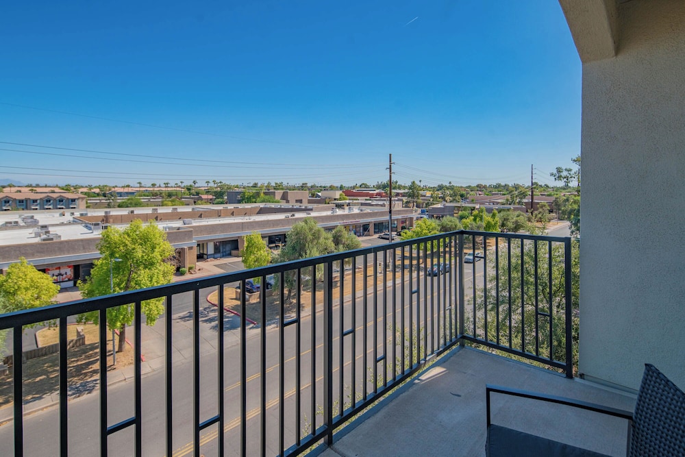ROVE LIVING/KL - The Fredrick Tempe