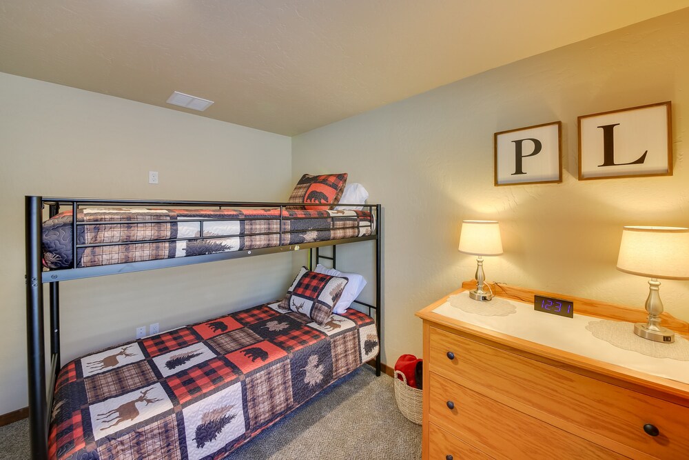 Pet-friendly Oldtown Retreat: Hot Tub  Kayaks! - Property Image 31