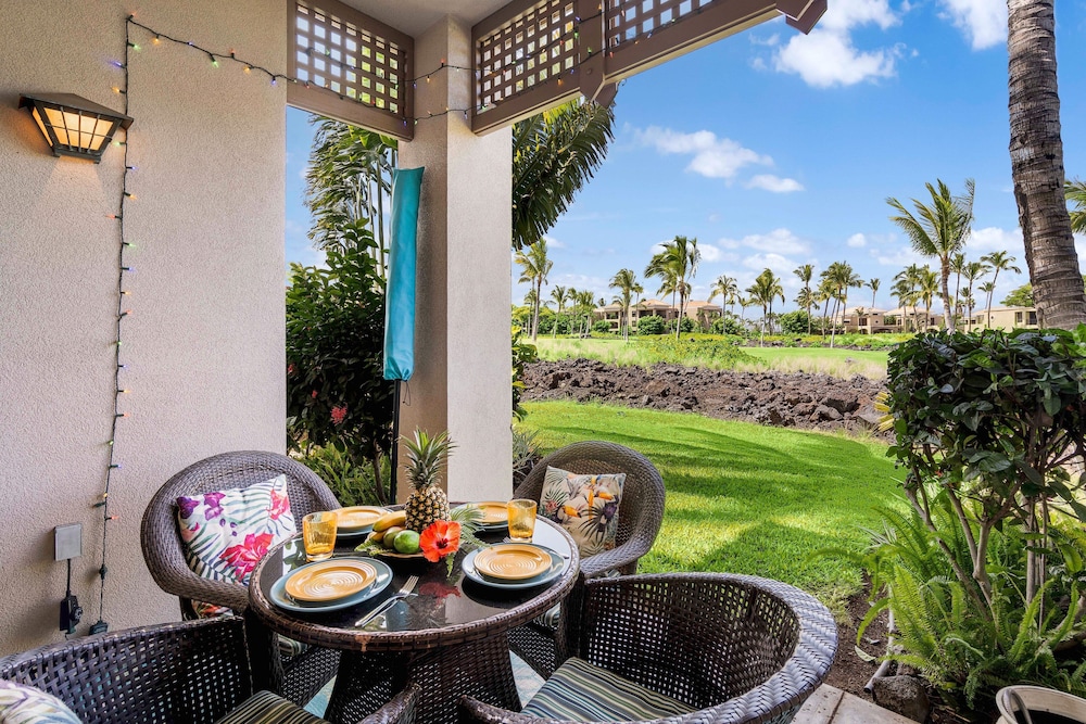 Spacious Top-floor Villa With Stunning Views - Walk to A-bay, Dining & Shops! - Vrkcv
