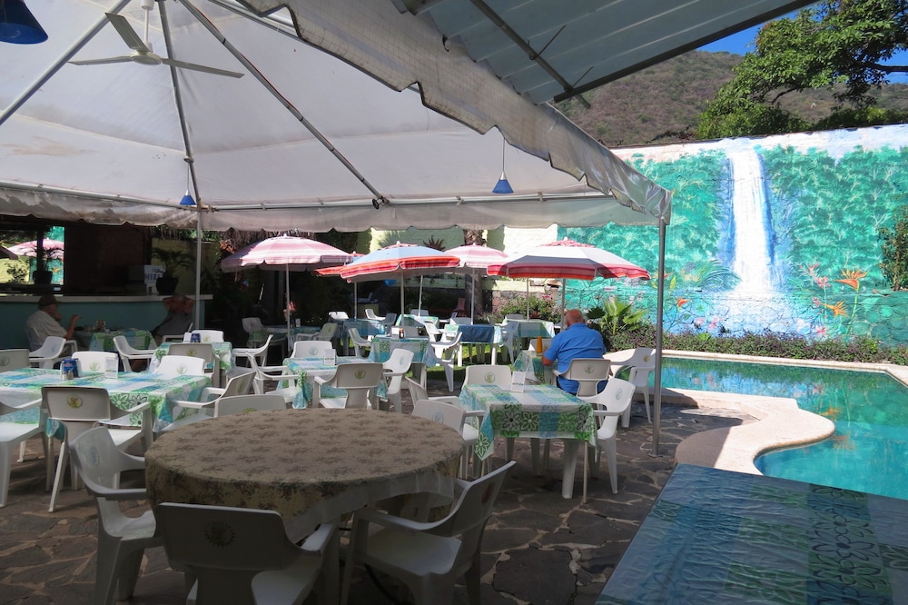 Hotel Ajijic Plaza Suites - Image 1