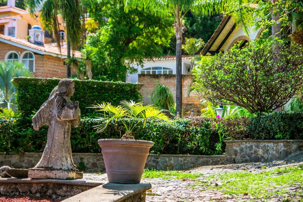 ANANA Rancho San Rafael 3 Bedrooms Hill