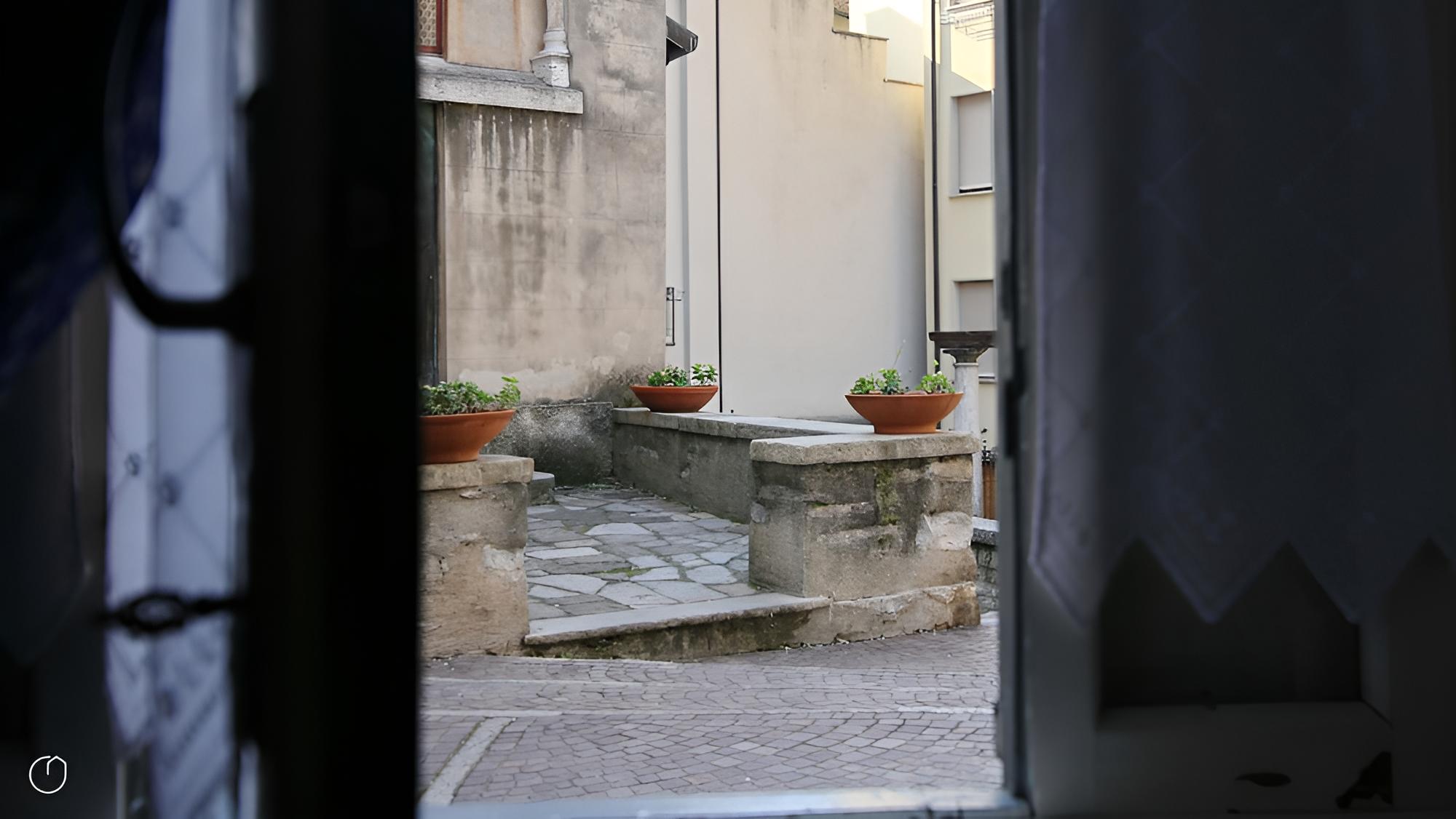 Via Plinio 19 in Torno view 3