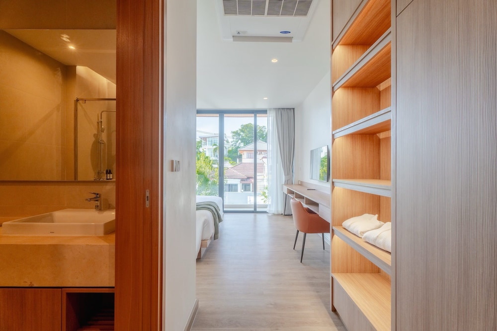 Modern Tropical Pool Villa - Saiyuan
