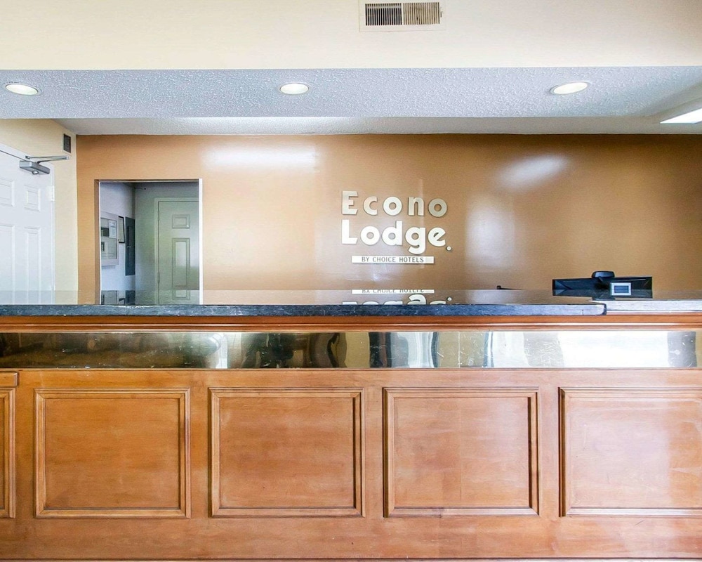 Econo Lodge Inn & Suites Murfreesboro Shopping District