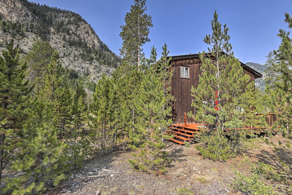 Walk to Town: Updated Frisco Cabin w/ 2 Decks! view 3