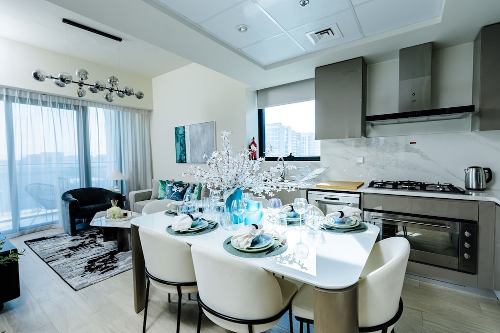 Nasma Luxury Stays - Azizi Riviera 44