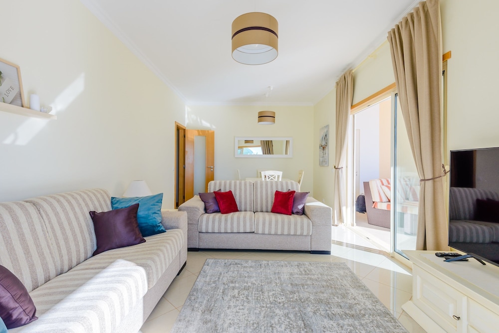 BnB Homes Apartment With Sea View 2 Huge Terraces photo 3