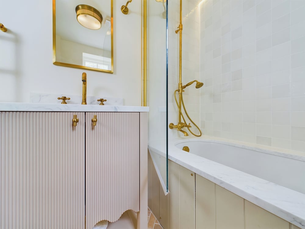 Seaside Cottage Retreat in Leigh-on-sea
