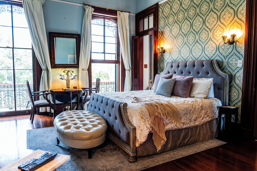French Quarter Lanaux Mansion B & B