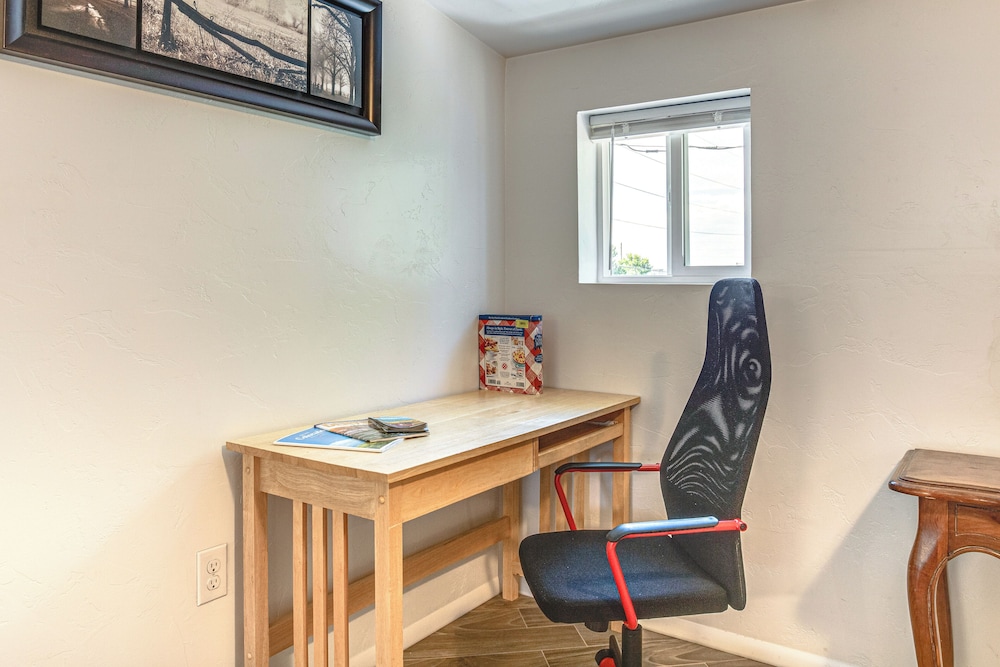 1 Mi to Tennyson St Shops & Eats: Laid-back Apt