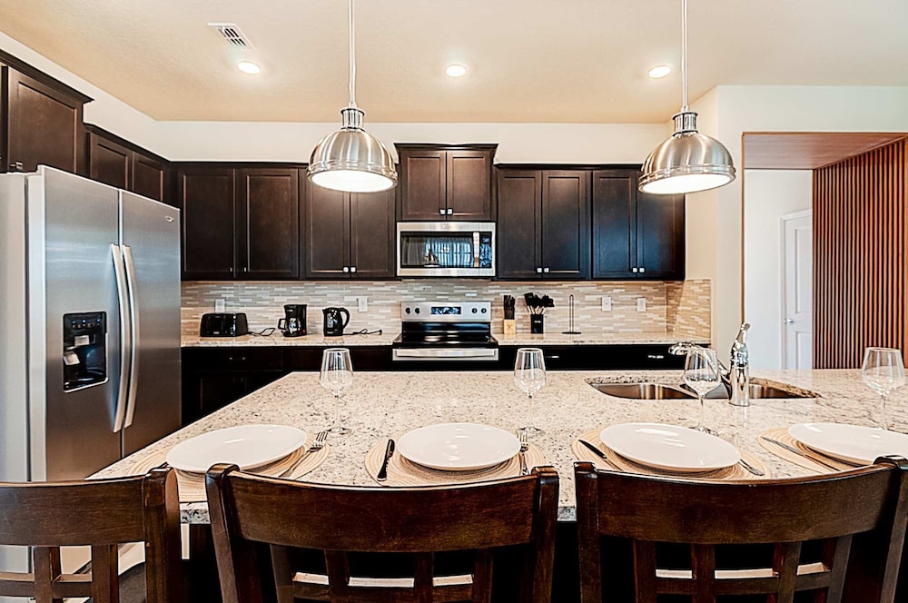 16101 Dream Home Perfect for Families Near Disney Water Parks