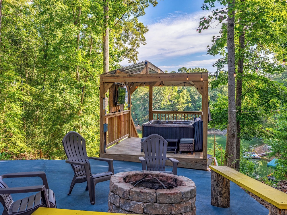 Emerald Cove by Jackson Mountain Rentals