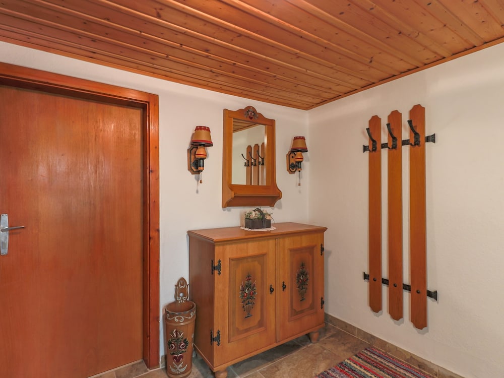 Cozy Holiday Home in Piesendorf near Ski Area view 5