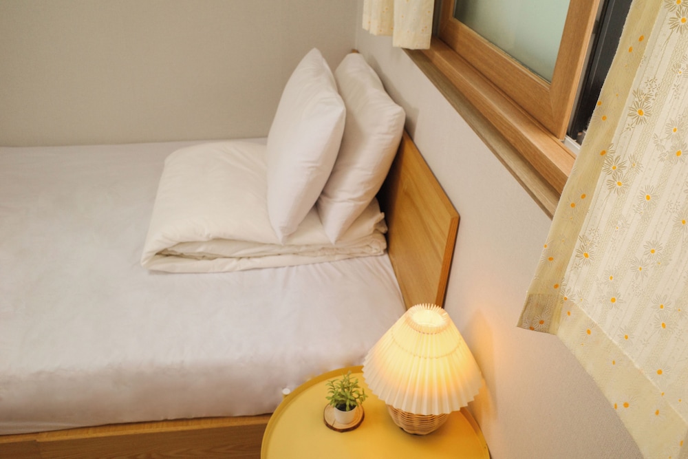 Starria Hostel foreign guest only 39