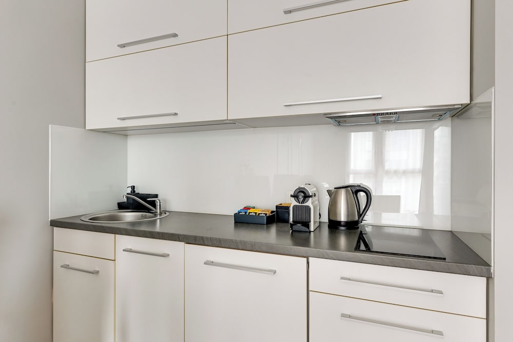 Aura - Riverside & Parking by Downtown Apartments