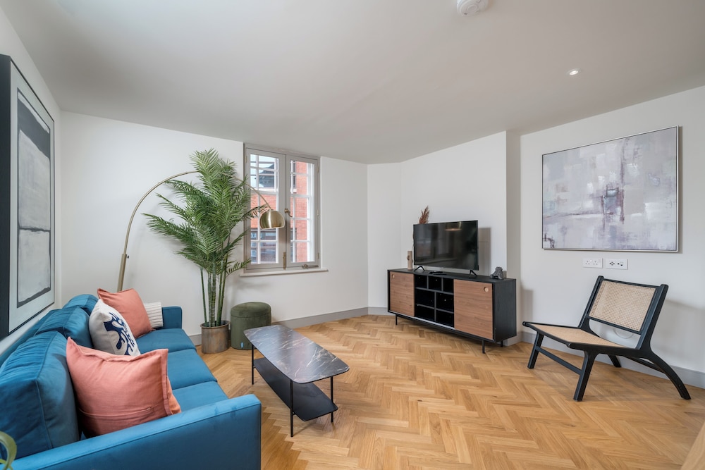 Luxury flats near Big Ben and London Eye